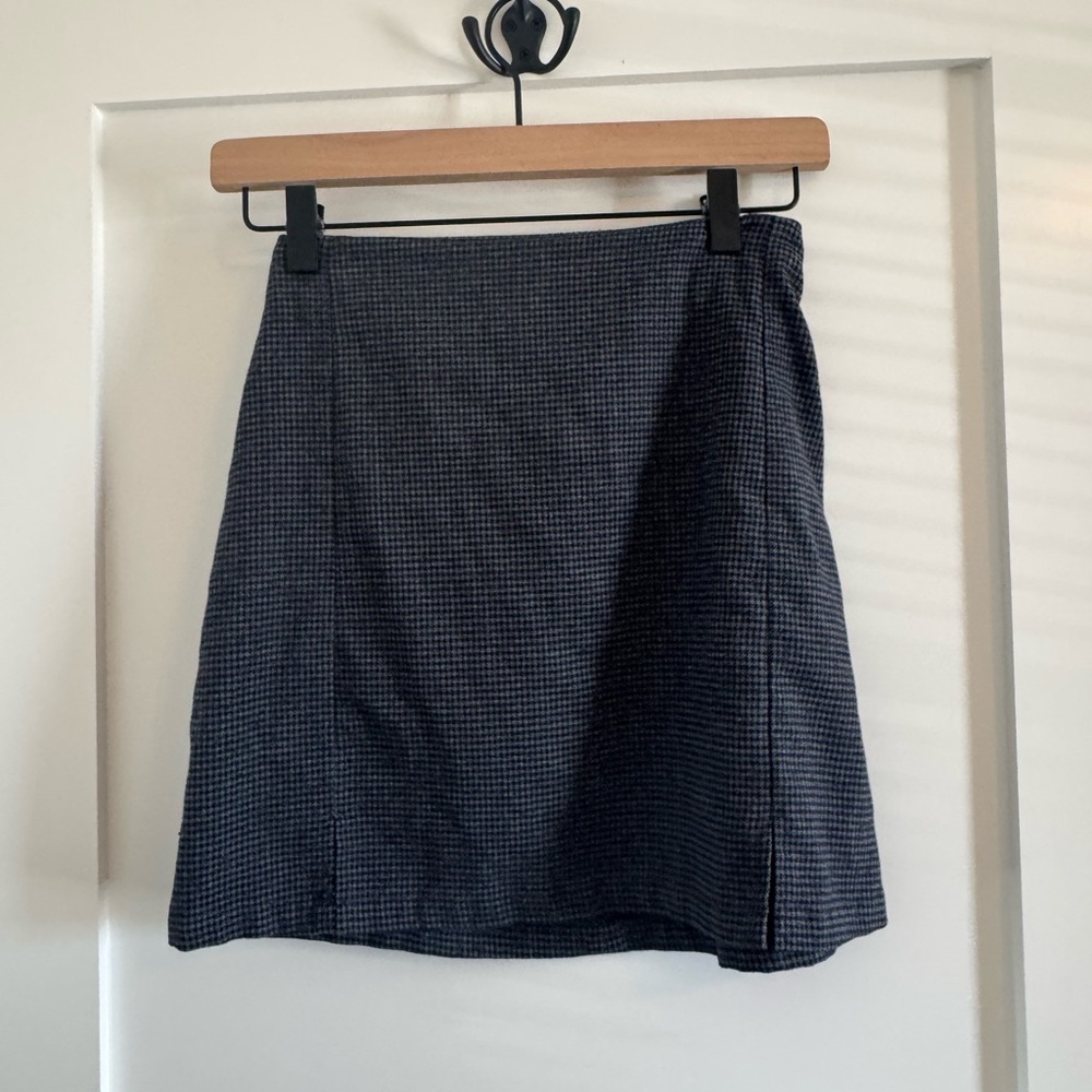 Brandy Melville Navy Houndstooth Mini Skirt